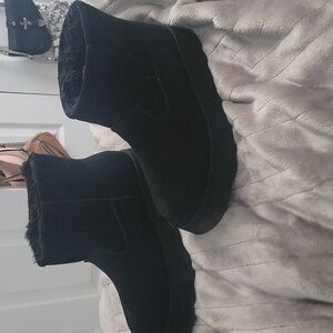 Black platform ankle winter boots
